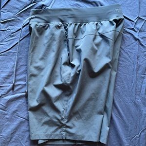 LULULEMON M's T.H.E. Short (no liner) size Small